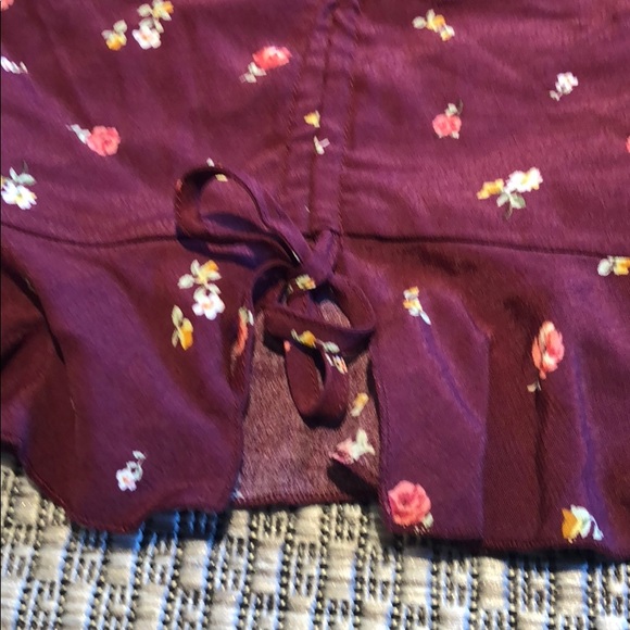 FOREVER 21 crop flower top! - Picture 2 of 6
